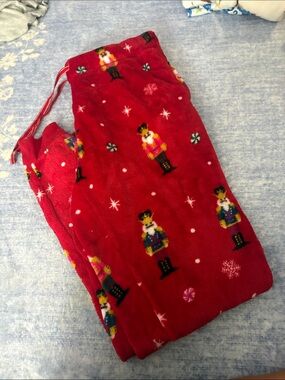 Cozy Red Nutcracker Print Women's Fleece Pajama Pants